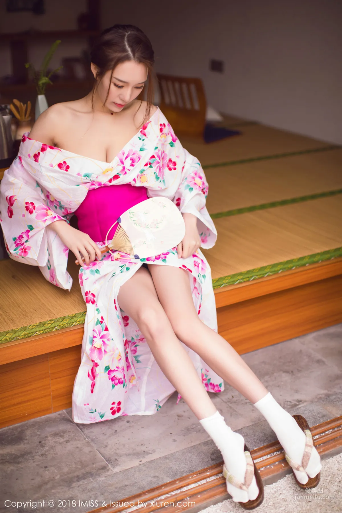 Katrina Low: IMISS Vol. 252 photo 19