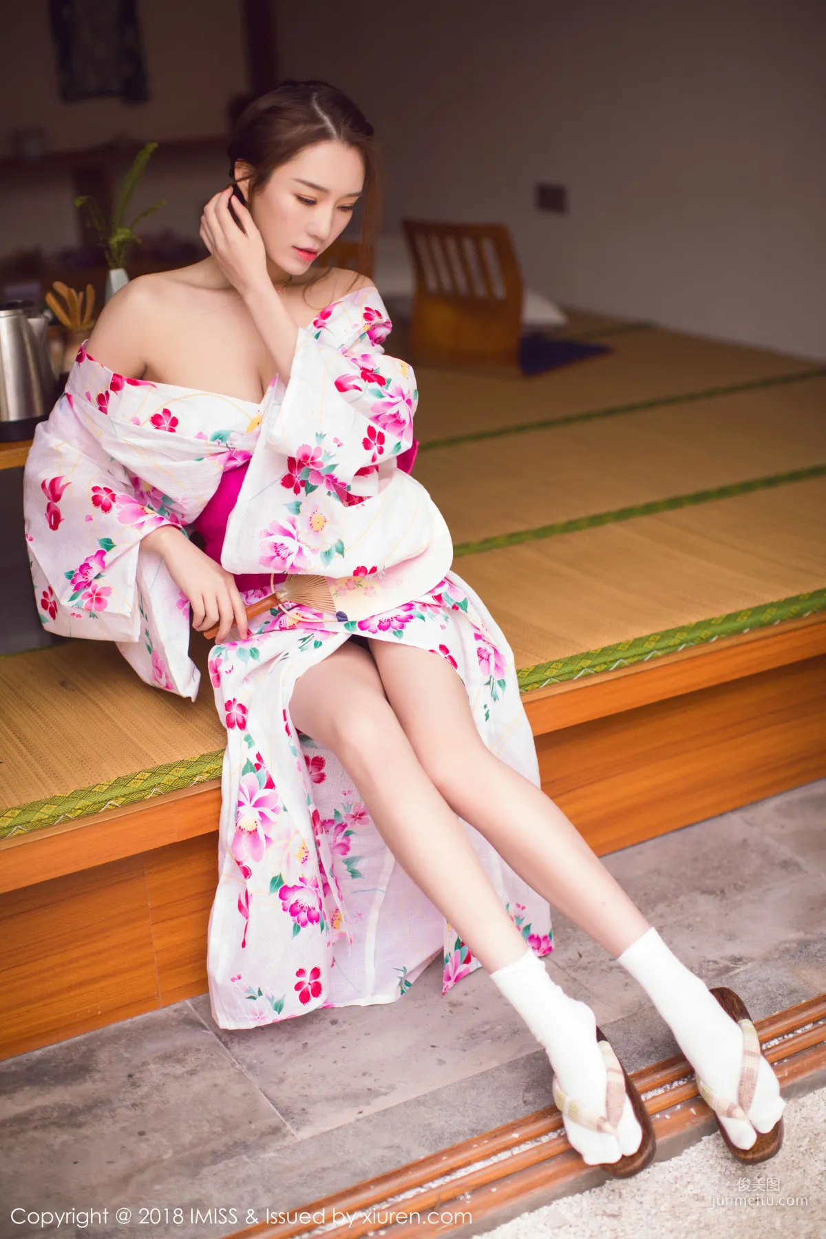 Katrina Low: IMISS Vol. 252 photo 20