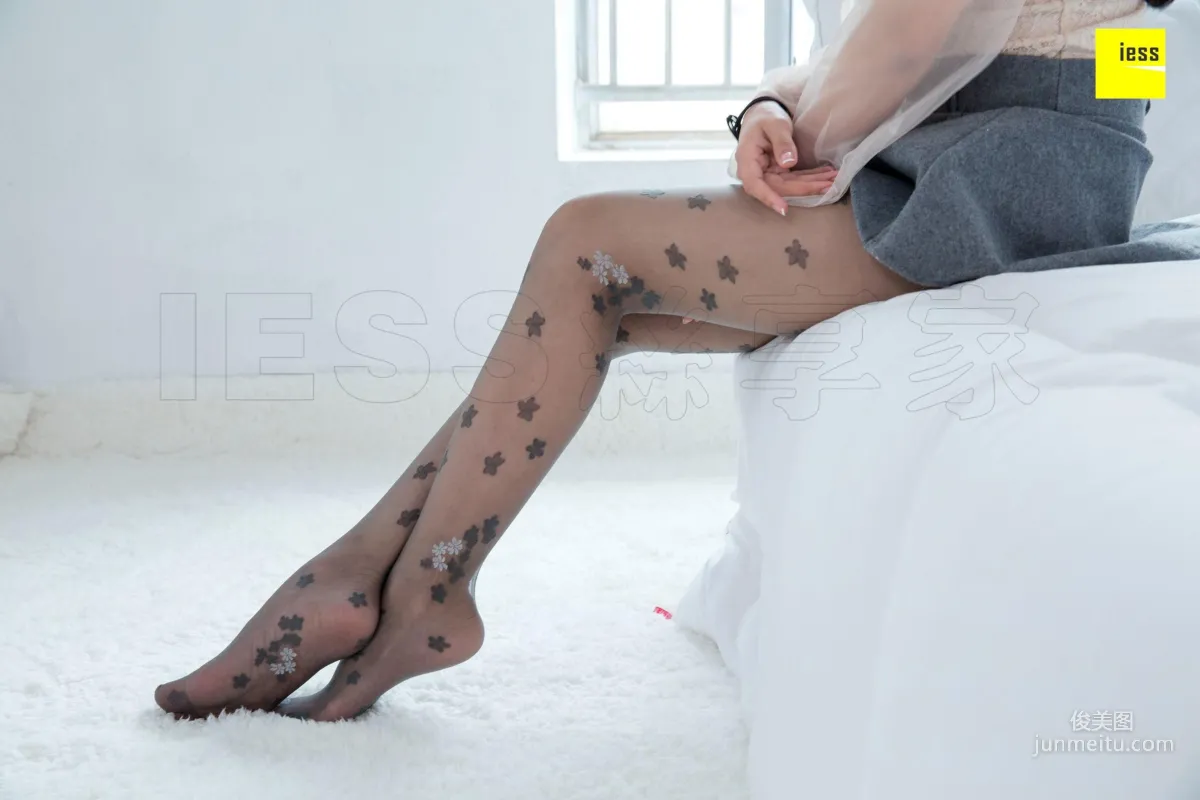 辣妈（君君）《辣妈花朵灰丝》 [异思趣向IESS] 丝享家259 写真集86