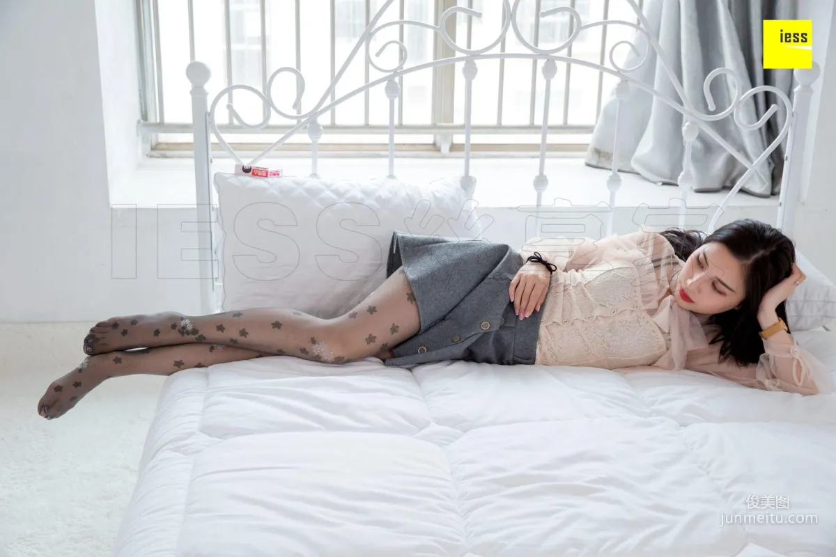 辣妈（君君）《辣妈花朵灰丝》 [异思趣向IESS] 丝享家259 写真集95