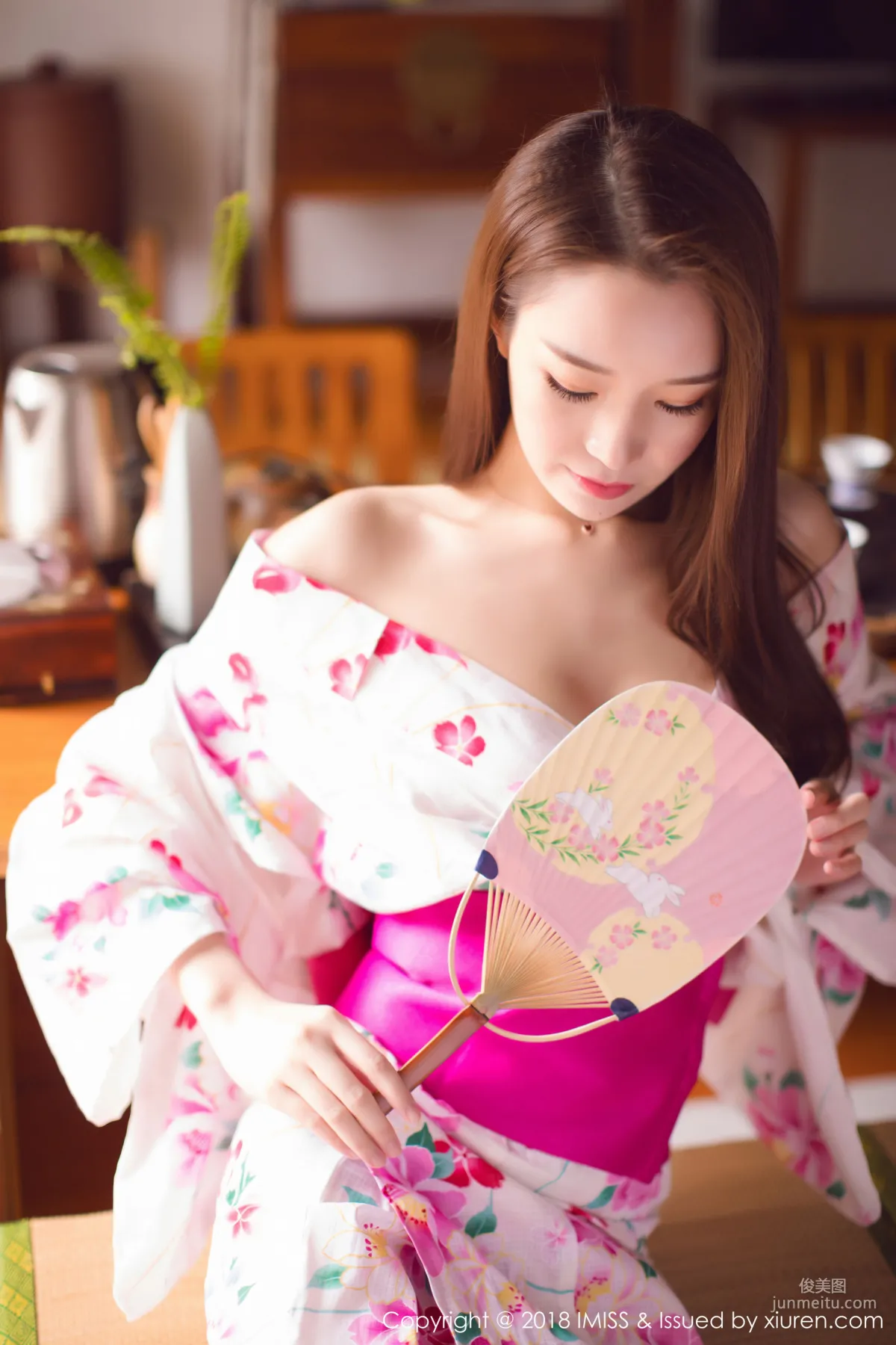 Katrina Low: IMISS Vol. 252 photo 3