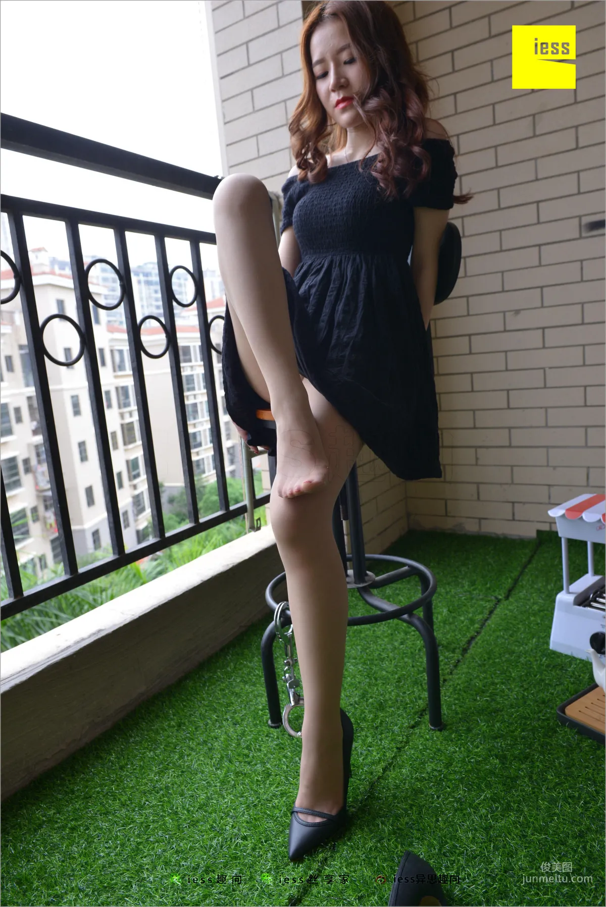 Ming Lijie, Up and Down Enjoyment [IESS] Silk Stockings Bento 234 Photo Set photo 39