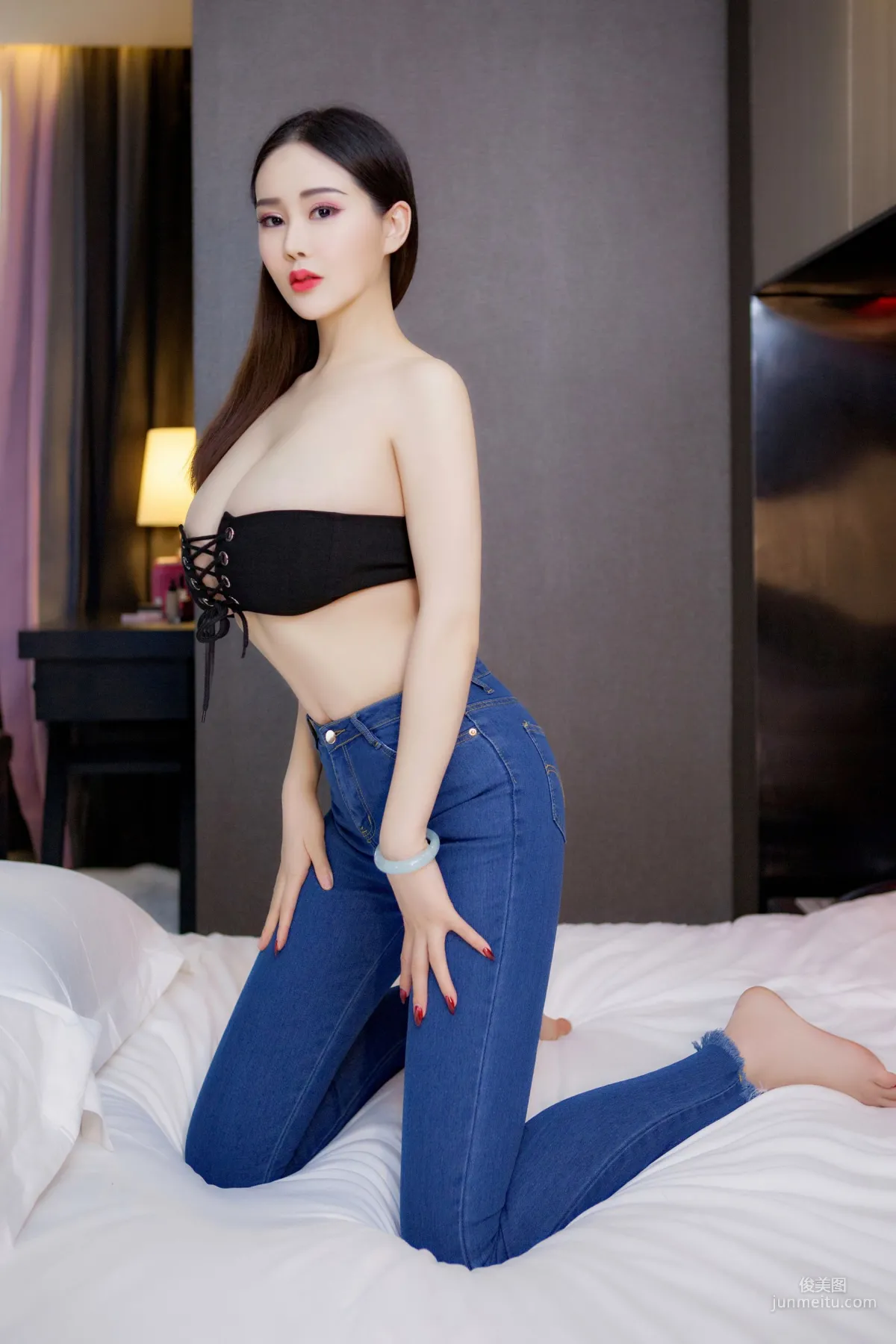 Yi Yang Plump Curves and Big Bust Yi Yang White Valentine's Day Sensual Photos Part-I [Lie Goddess] NO.020 Photo Set photo 25