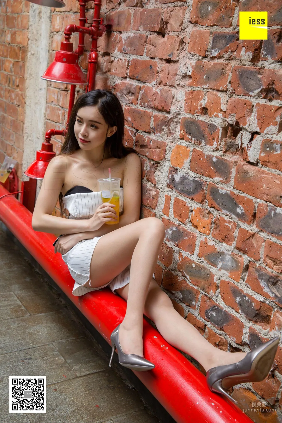 Xiao Yu, Internet Celebrity Takes You to Street Snap Holy Sites [IESS] Silk Enjoyer 260 Photo Set photo 7