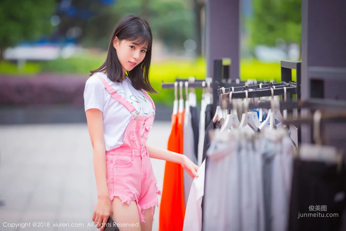 Model Ai Lili "Fresh Legs Outdoor Shoot and Private Lingerie Charm" [XiuRen] No.1026 Photo Set photo 25