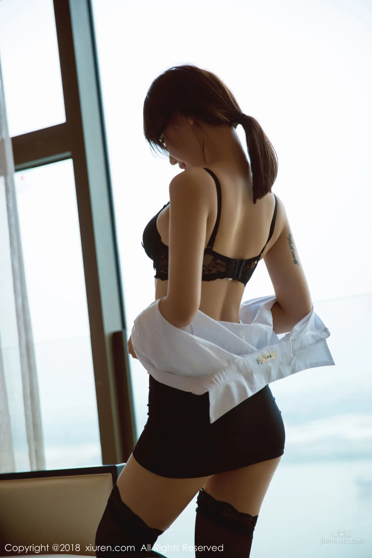 Model Chutian Olivia Black Stockings OL and Cat Ears Outfit [XiuRen] No.1037 Photo Set photo 44