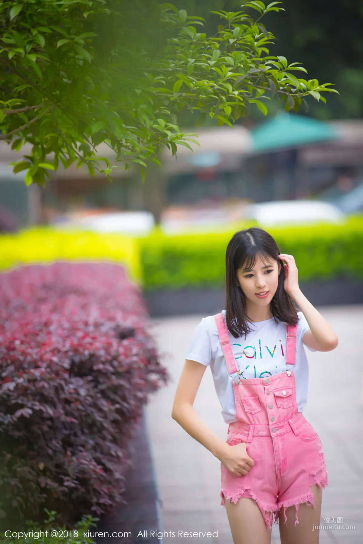 Model Ai Lili "Fresh Legs Outdoor Shoot and Private Lingerie Charm" [XiuRen] No.1026 Photo Set photo 17