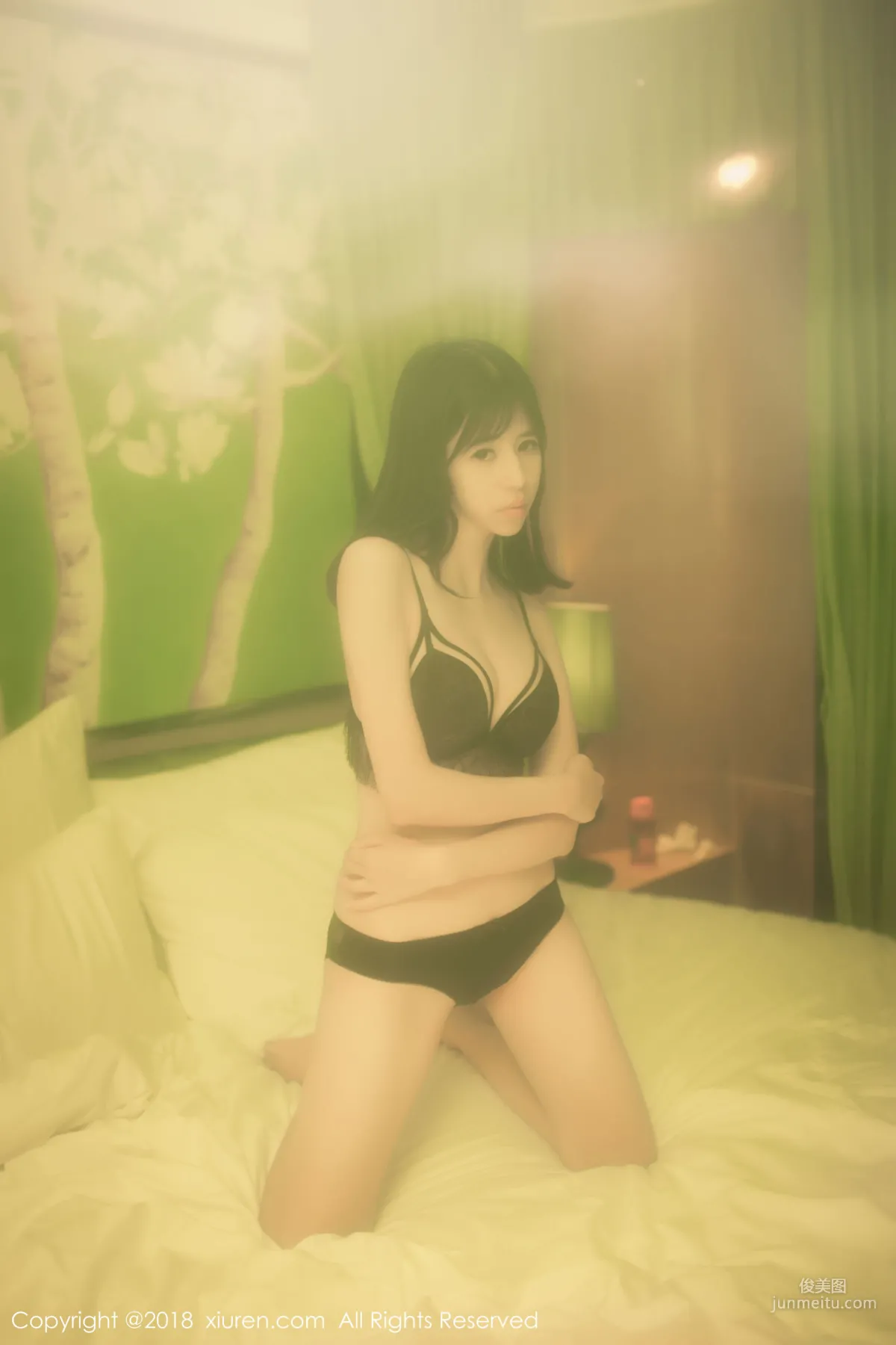 Model Ai Lili "Fresh Legs Outdoor Shoot and Private Lingerie Charm" [XiuRen] No.1026 Photo Set photo 29