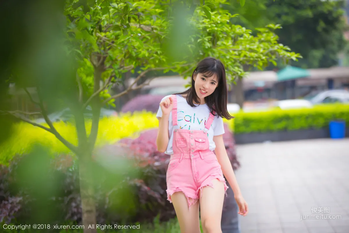 Model Ai Lili "Fresh Legs Outdoor Shoot and Private Lingerie Charm" [XiuRen] No.1026 Photo Set photo 21