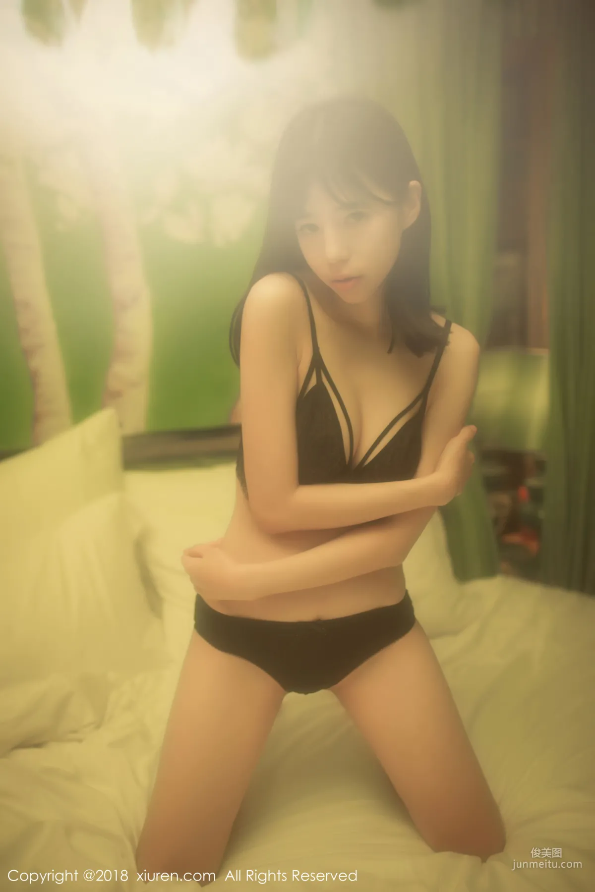 Model Ai Lili "Fresh Legs Outdoor Shoot and Private Lingerie Charm" [XiuRen] No.1026 Photo Set photo 30