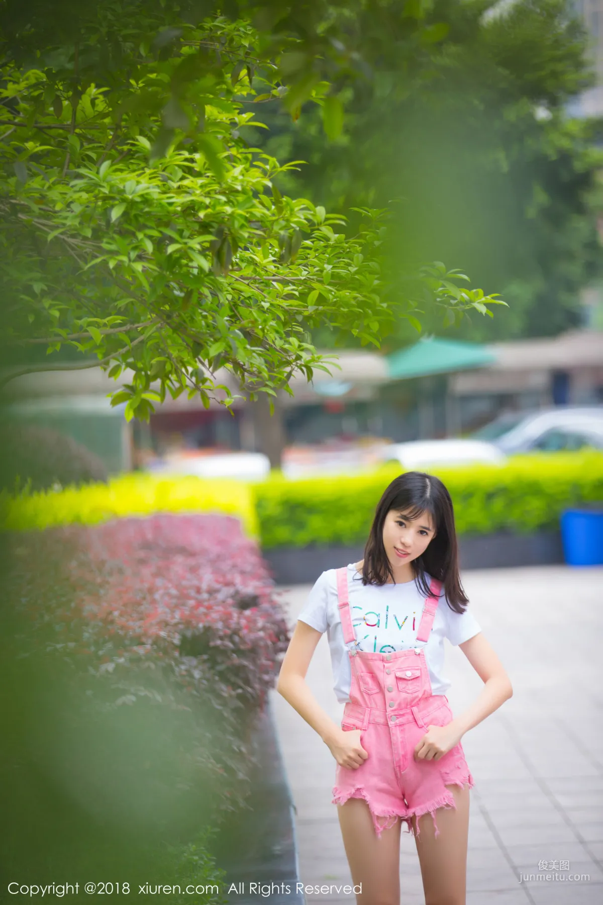 Model Ai Lili "Fresh Legs Outdoor Shoot and Private Lingerie Charm" [XiuRen] No.1026 Photo Set photo 16