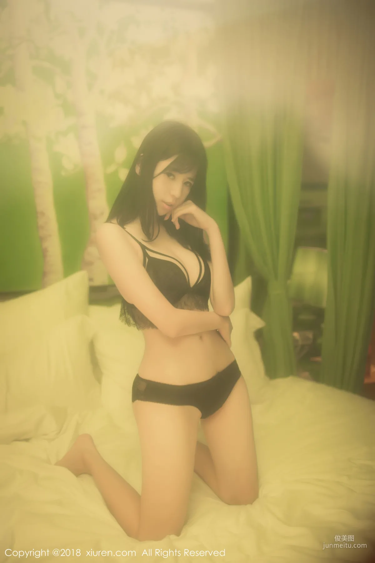 Model Ai Lili "Fresh Legs Outdoor Shoot and Private Lingerie Charm" [XiuRen] No.1026 Photo Set photo 41