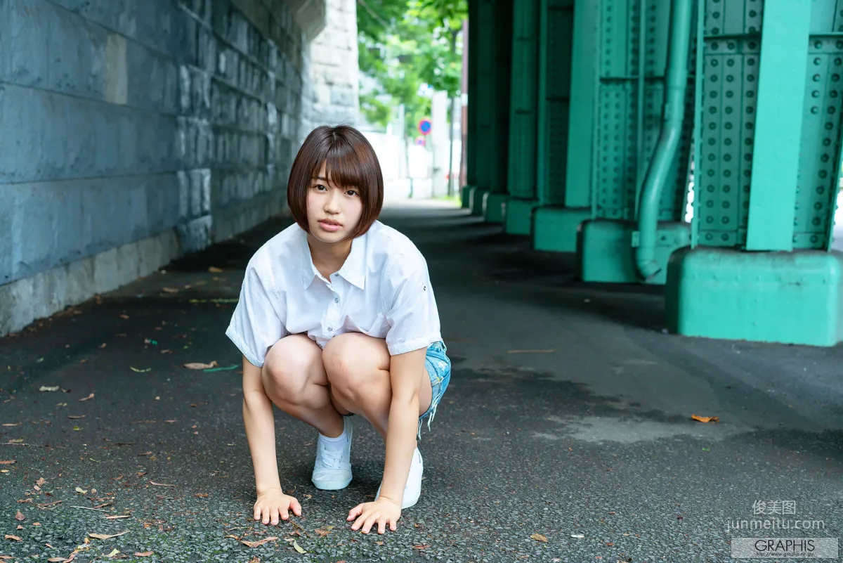 Mahiro Tadai 唯井まひろ/唯井真寻 [Graphis] First Gravure 初脱ぎ娘 写真集1