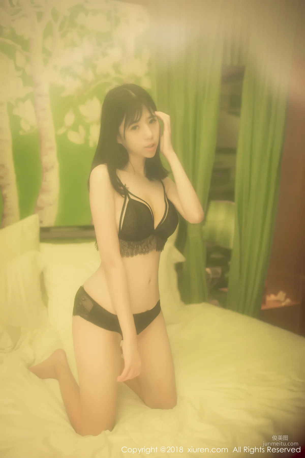 Model Ai Lili "Fresh Legs Outdoor Shoot and Private Lingerie Charm" [XiuRen] No.1026 Photo Set photo 36
