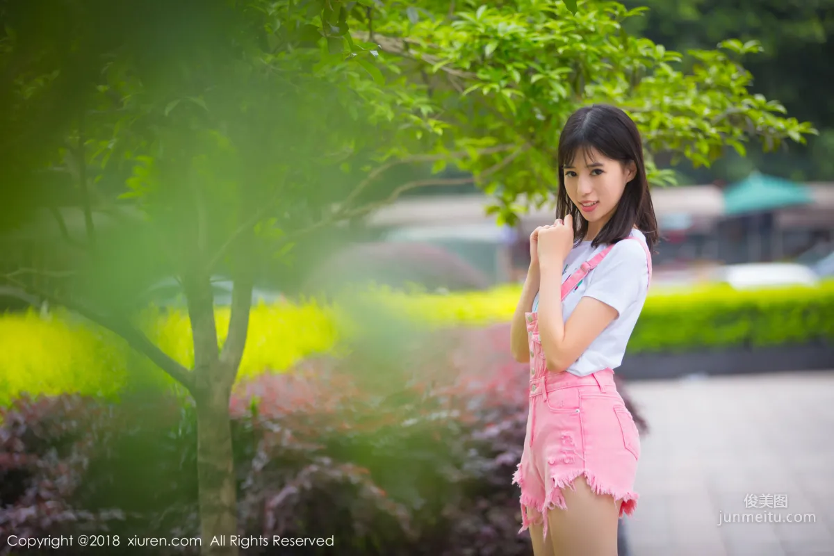 Model Ai Lili "Fresh Legs Outdoor Shoot and Private Lingerie Charm" [XiuRen] No.1026 Photo Set photo 22