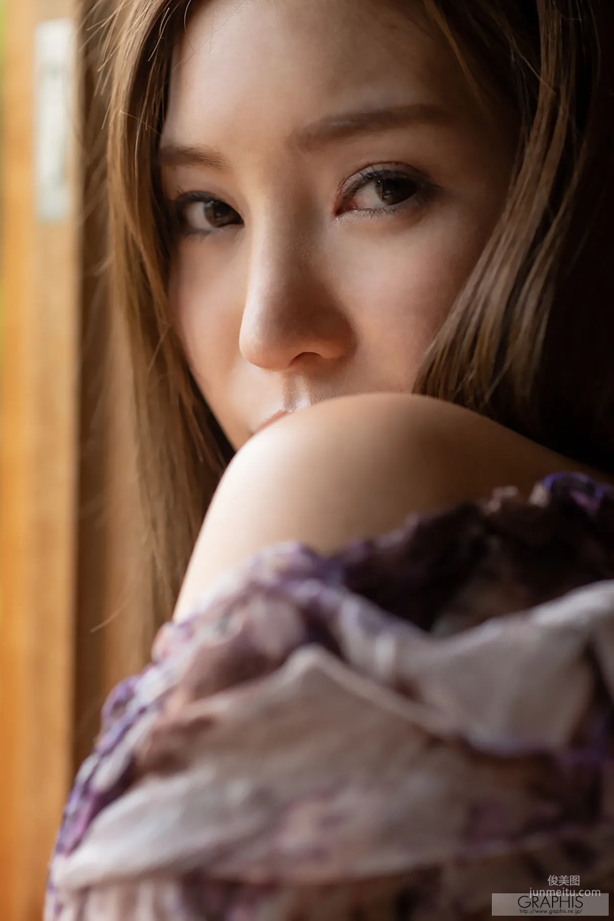 Aoi 葵 『Allure』 [Graphis] Gals 写真集23