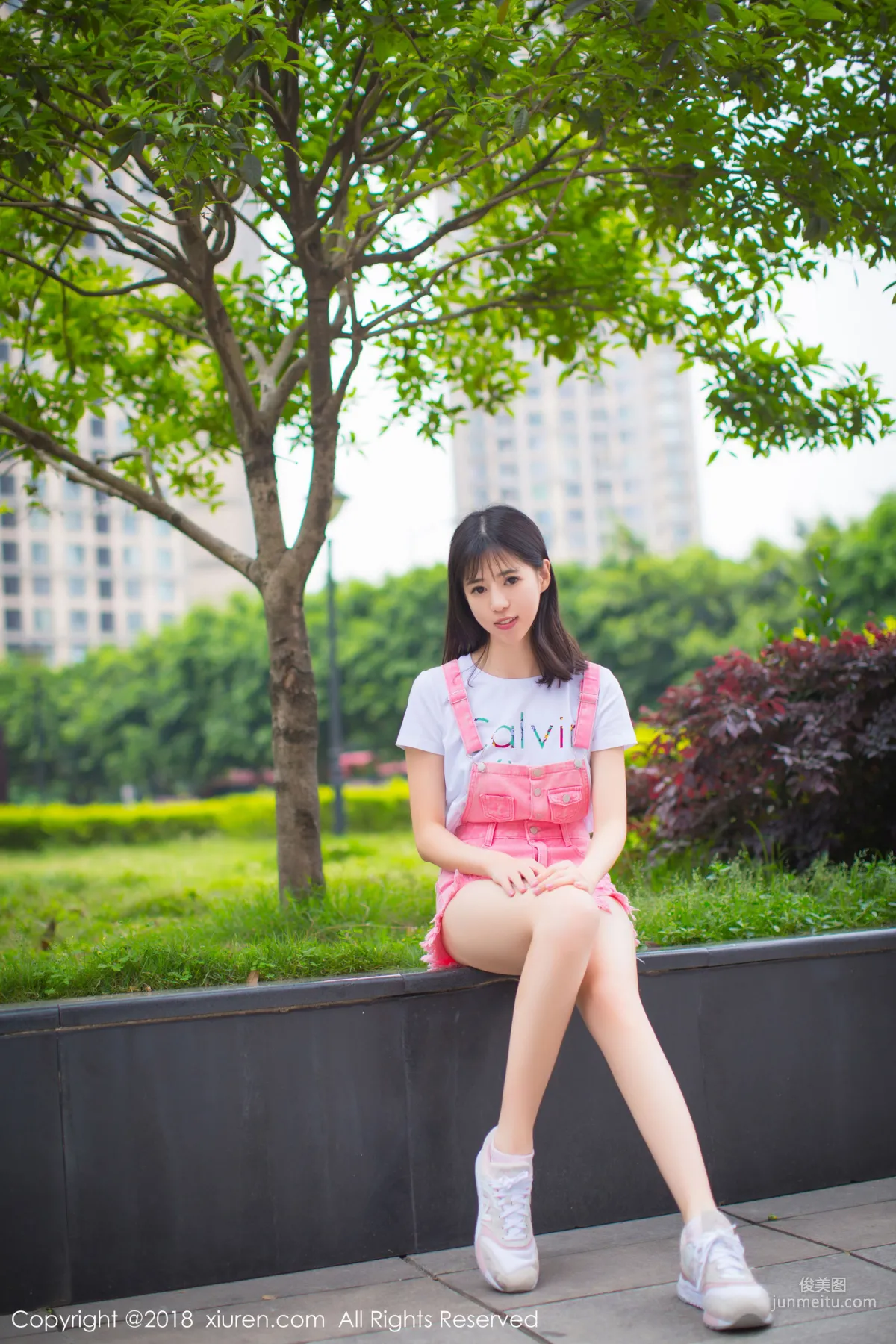 Model Ai Lili "Fresh Legs Outdoor Shoot and Private Lingerie Charm" [XiuRen] No.1026 Photo Set photo 13