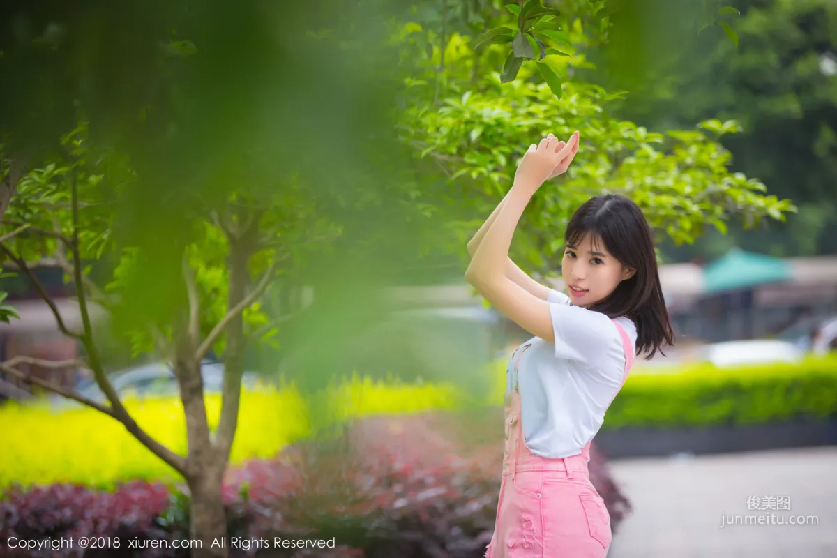 Model Ai Lili "Fresh Legs Outdoor Shoot and Private Lingerie Charm" [XiuRen] No.1026 Photo Set photo 23