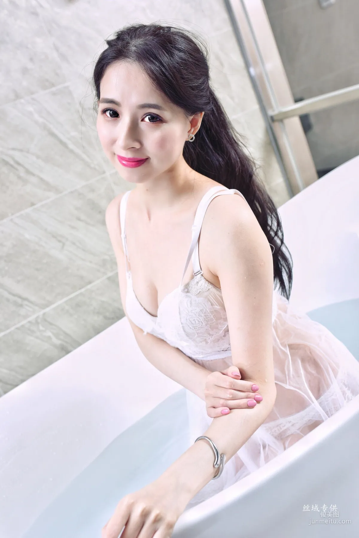 [Taiwan Beauties] Xue Jing, Three Outfits Studio Shoot Photo Set photo 45