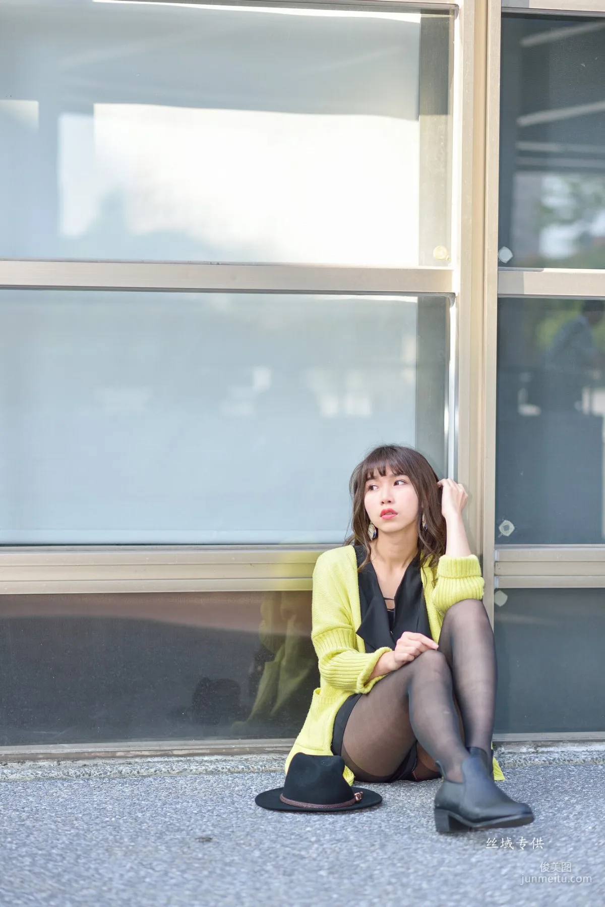 [Taiwan Beauties] Ti Ti National Taiwan Museum of Fine Arts. Fashion Black Stockings Street Snap Photo Set photo 88