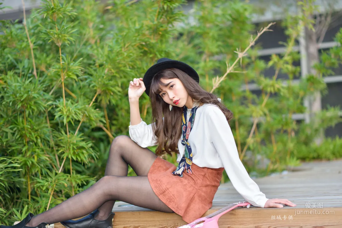 [Taiwan Beauties] Ti Ti, National Taiwan Museum of Fine Arts. Fashion, Black Stockings Girl Short Skirt Street Snap Photo Set photo 28