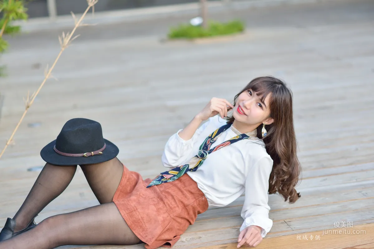 [Taiwan Beauties] Ti Ti, National Taiwan Museum of Fine Arts. Fashion, Black Stockings Girl Short Skirt Street Snap Photo Set photo 32