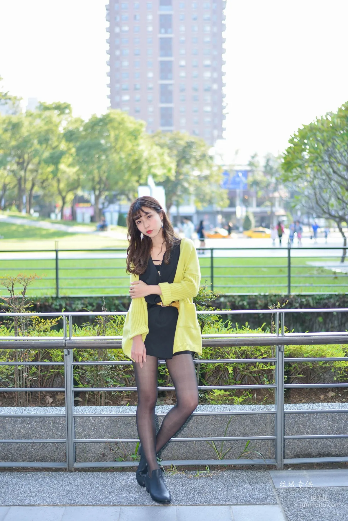 [Taiwan Beauties] Ti Ti National Taiwan Museum of Fine Arts. Fashion Black Stockings Street Snap Photo Set photo 9