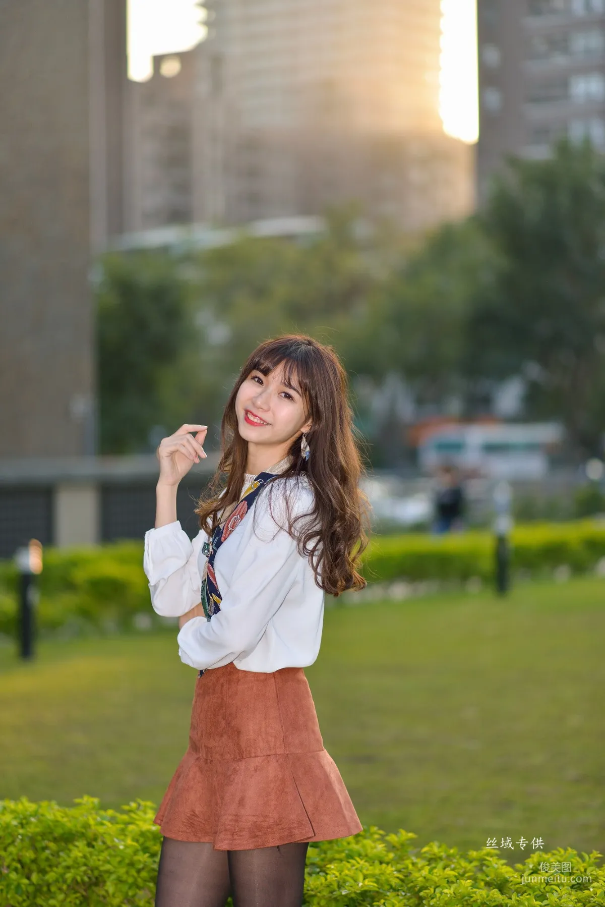 [Taiwan Beauties] Ti Ti, National Taiwan Museum of Fine Arts. Fashion, Black Stockings Girl Short Skirt Street Snap Photo Set photo 134
