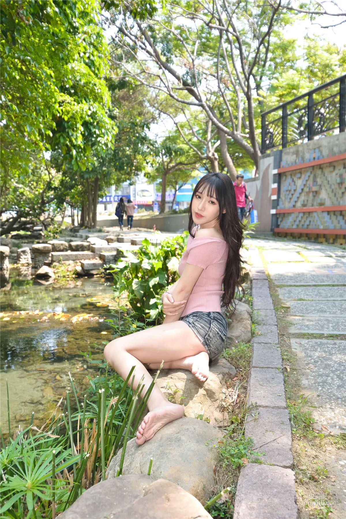 [Taiwan Beauties] Bi Bier "Gome. Fashion" Hot Pants Street Snap Photo Set photo 121