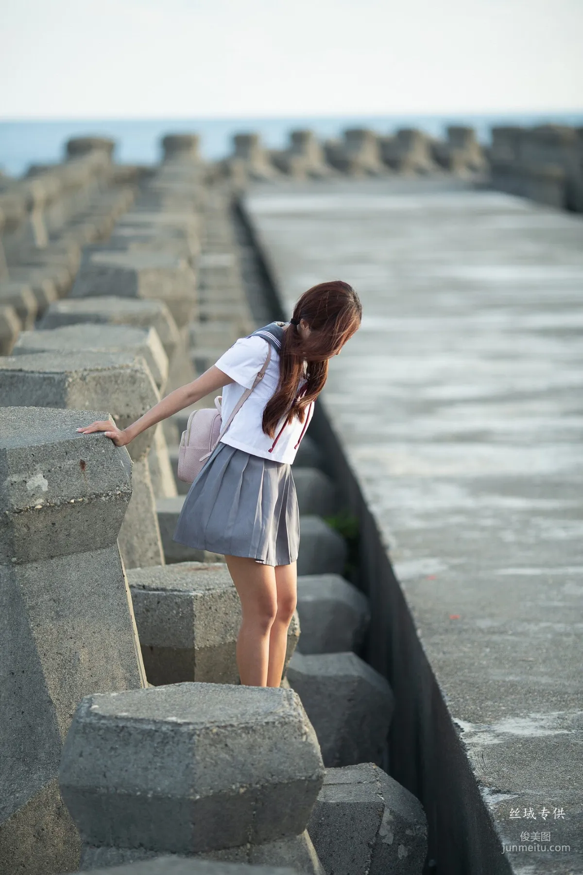 [台灣正妹] 方唯真《吊帶褲+校服系列》 寫真集 52