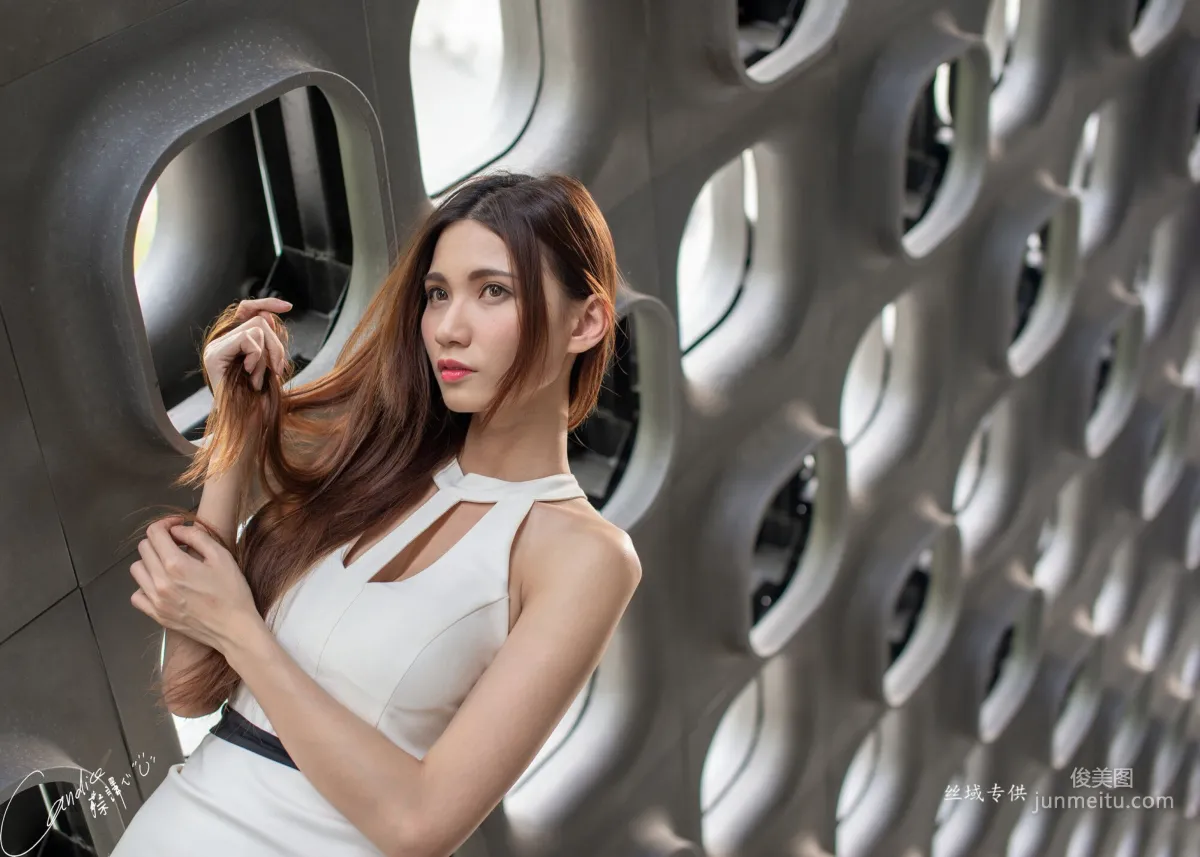 [Taiwan Beauties] Cai Yixin, Studio Shoot + Outdoor Shoot, OL Goddess Outfit, Three Sets of Clothing Photo Set photo 69