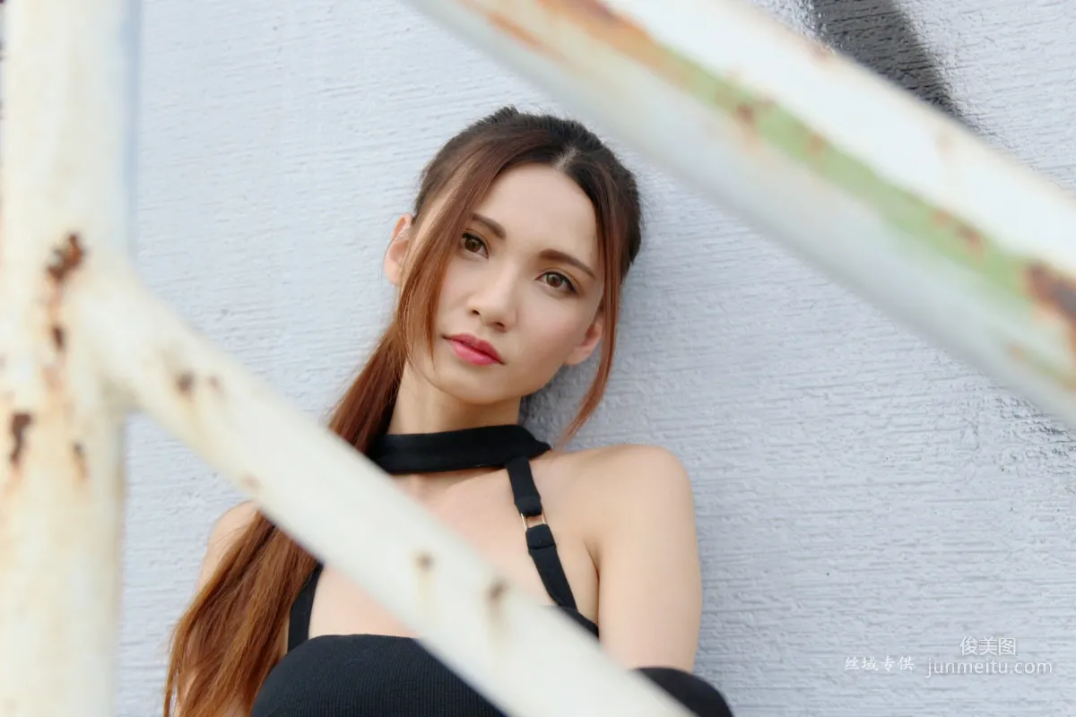 [Taiwan Beauties] Cai Yixin, Studio Shoot + Outdoor Shoot, OL Goddess Outfit, Three Sets of Clothing Photo Set photo 45