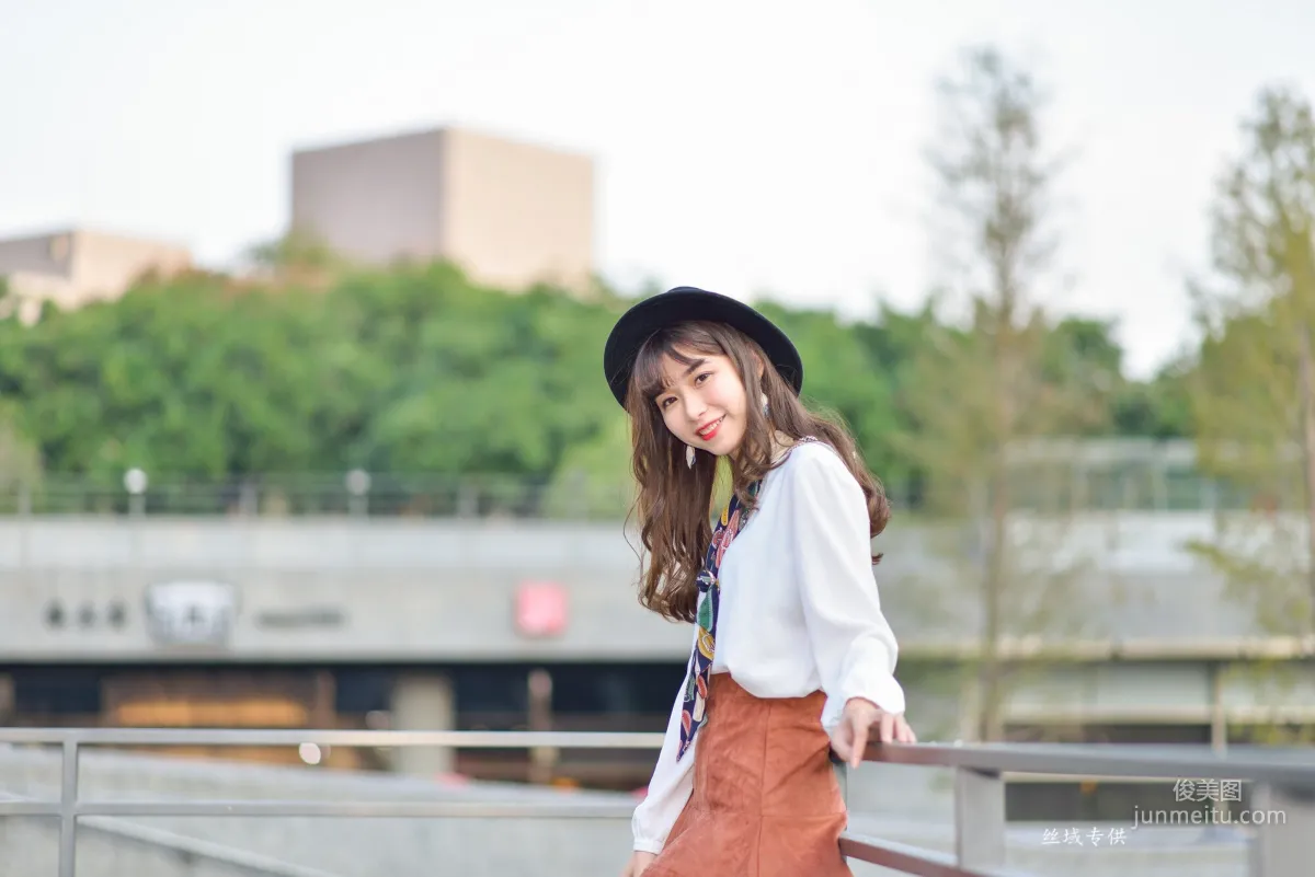 [Taiwan Beauties] Ti Ti, National Taiwan Museum of Fine Arts. Fashion, Black Stockings Girl Short Skirt Street Snap Photo Set photo 40