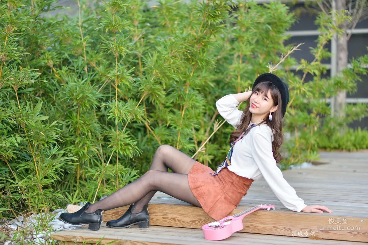 [Taiwan Beauties] Ti Ti, National Taiwan Museum of Fine Arts. Fashion, Black Stockings Girl Short Skirt Street Snap Photo Set photo 17
