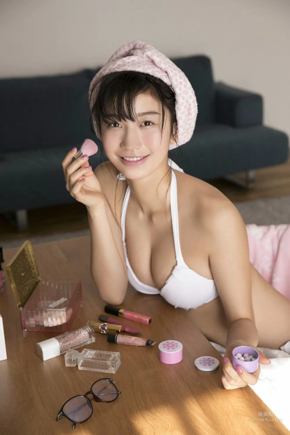 小倉優香《女神降臨》 [YS-Web] Vol.811 写真集85