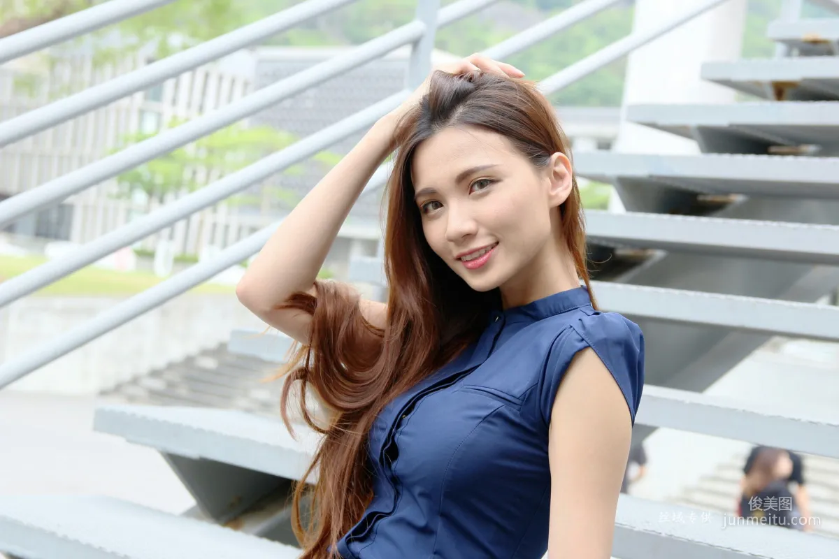 [Taiwan Beauties] Cai Yixin, Studio Shoot + Outdoor Shoot, OL Goddess Outfit, Three Sets of Clothing Photo Set photo 17