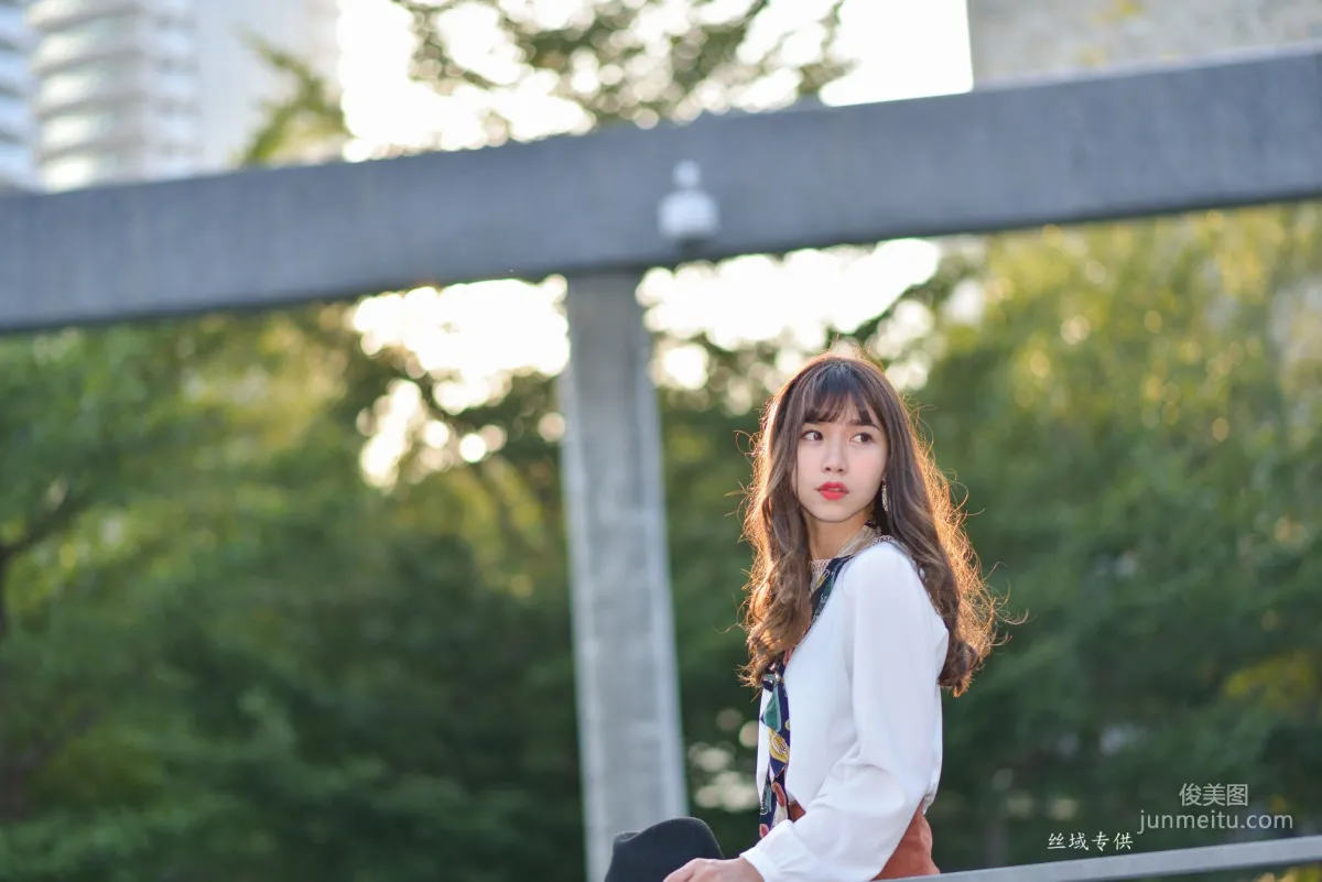 [Taiwan Beauties] Ti Ti, National Taiwan Museum of Fine Arts. Fashion, Black Stockings Girl Short Skirt Street Snap Photo Set photo 70