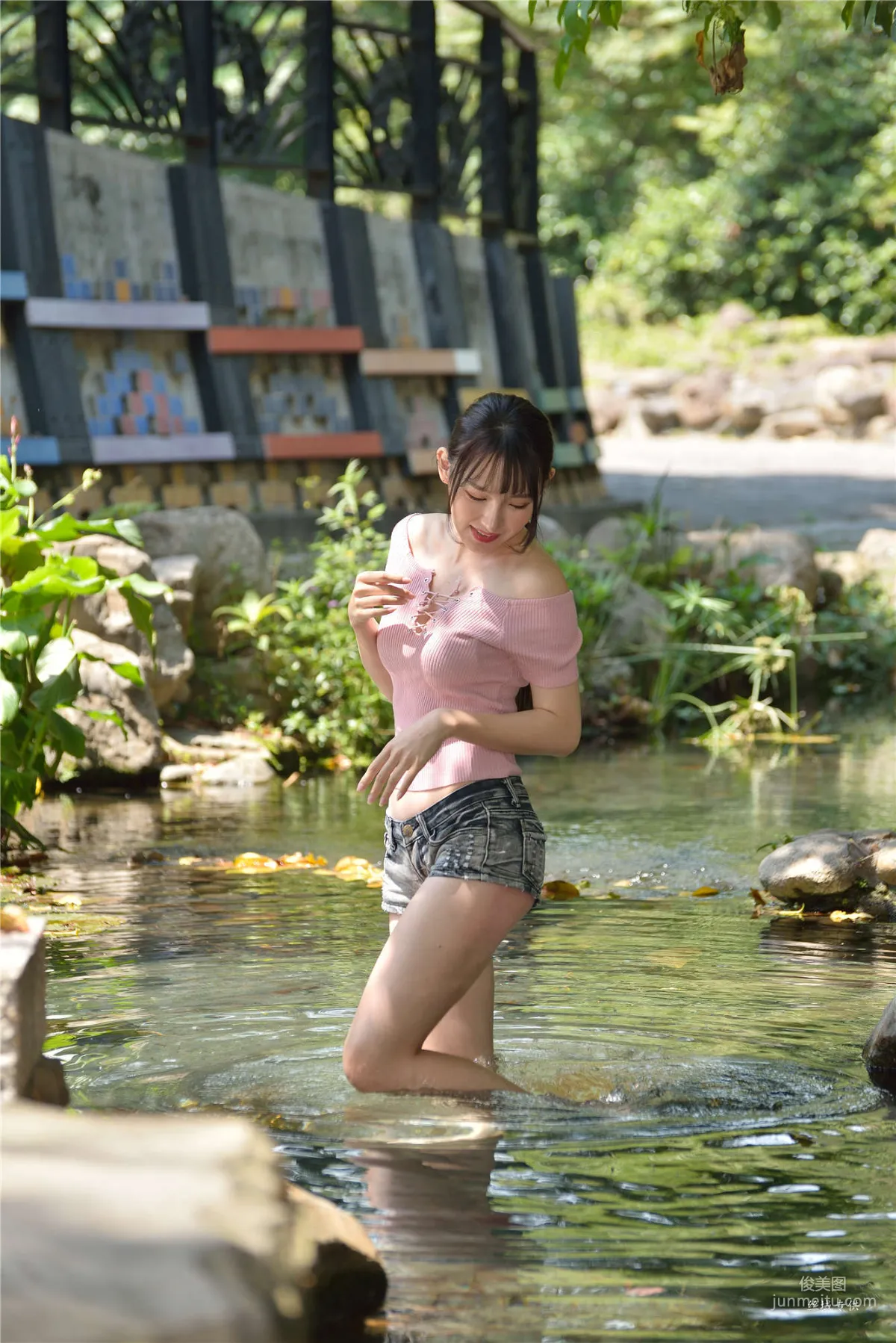 [Taiwan Beauties] Bi Bier "Gome. Fashion" Hot Pants Street Snap Photo Set photo 26