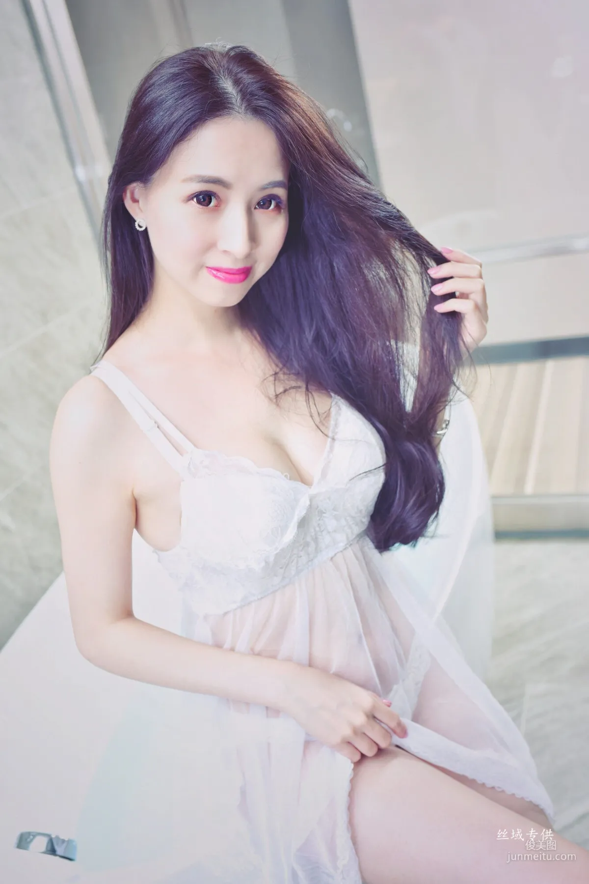 [Taiwan Beauties] Xue Jing, Three Outfits Studio Shoot Photo Set photo 23