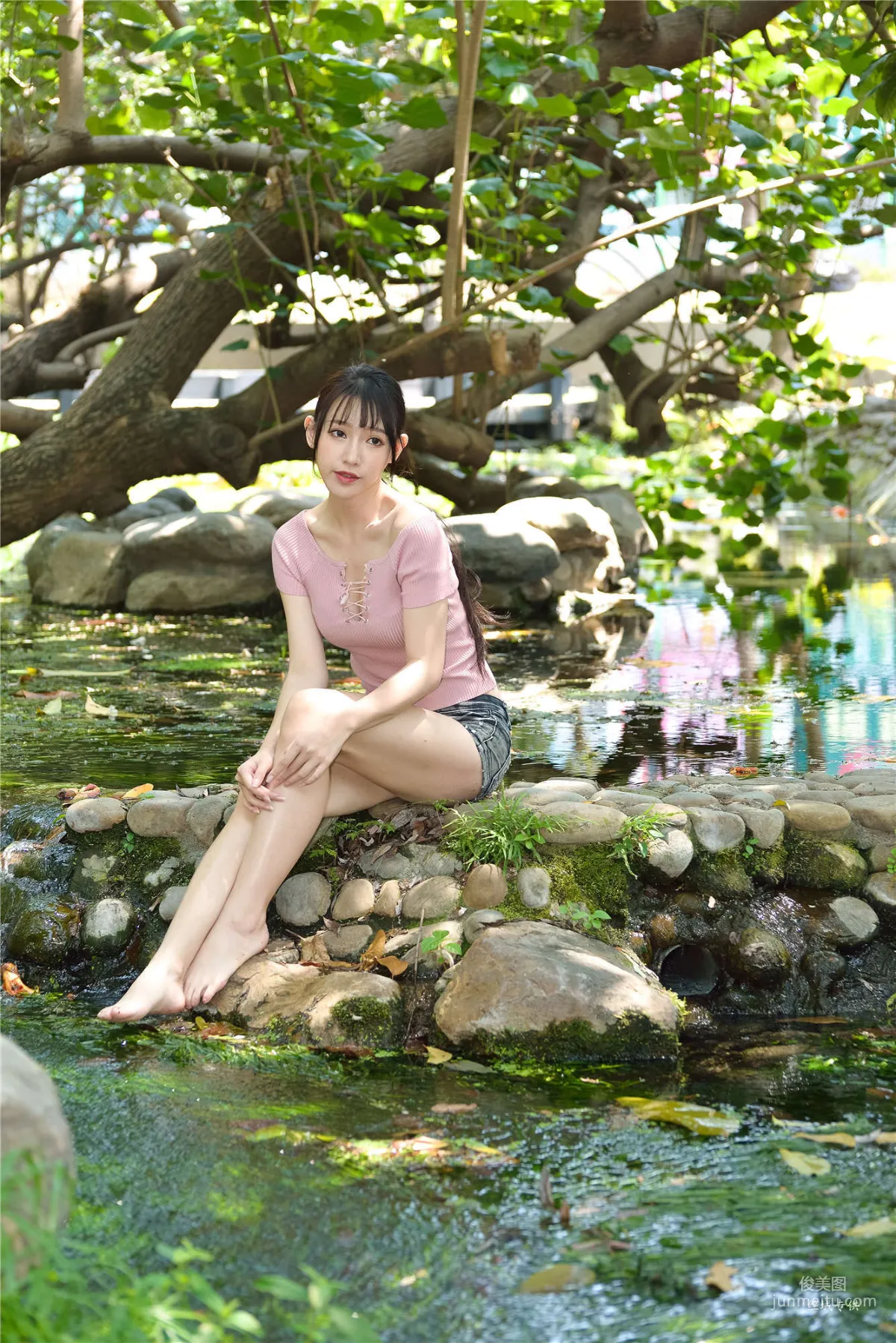 [Taiwan Beauties] Bi Bier "Gome. Fashion" Hot Pants Street Snap Photo Set photo 62