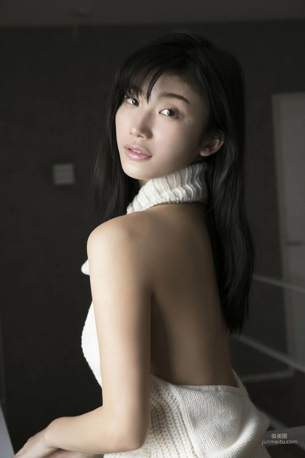 小倉優香《女神降臨》 [YS-Web] Vol.811 写真集77