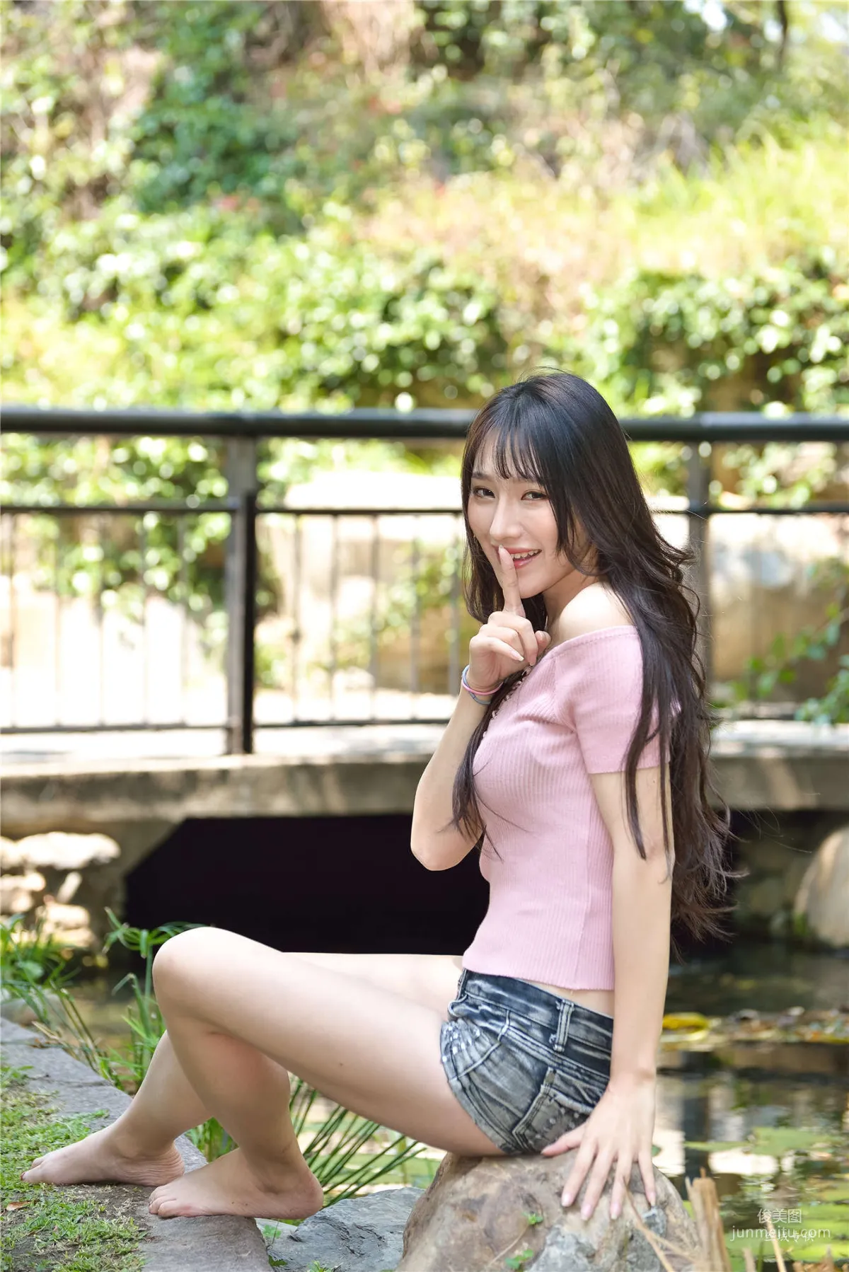 [Taiwan Beauties] Bi Bier "Gome. Fashion" Hot Pants Street Snap Photo Set photo 101