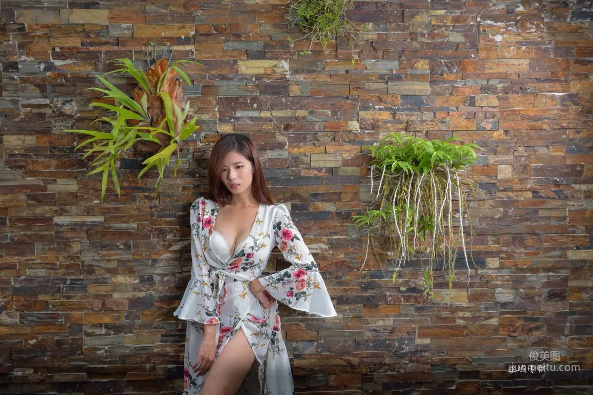 [台湾正妹] 方唯真《芭蕾.性感旅拍》长裙 写真集36