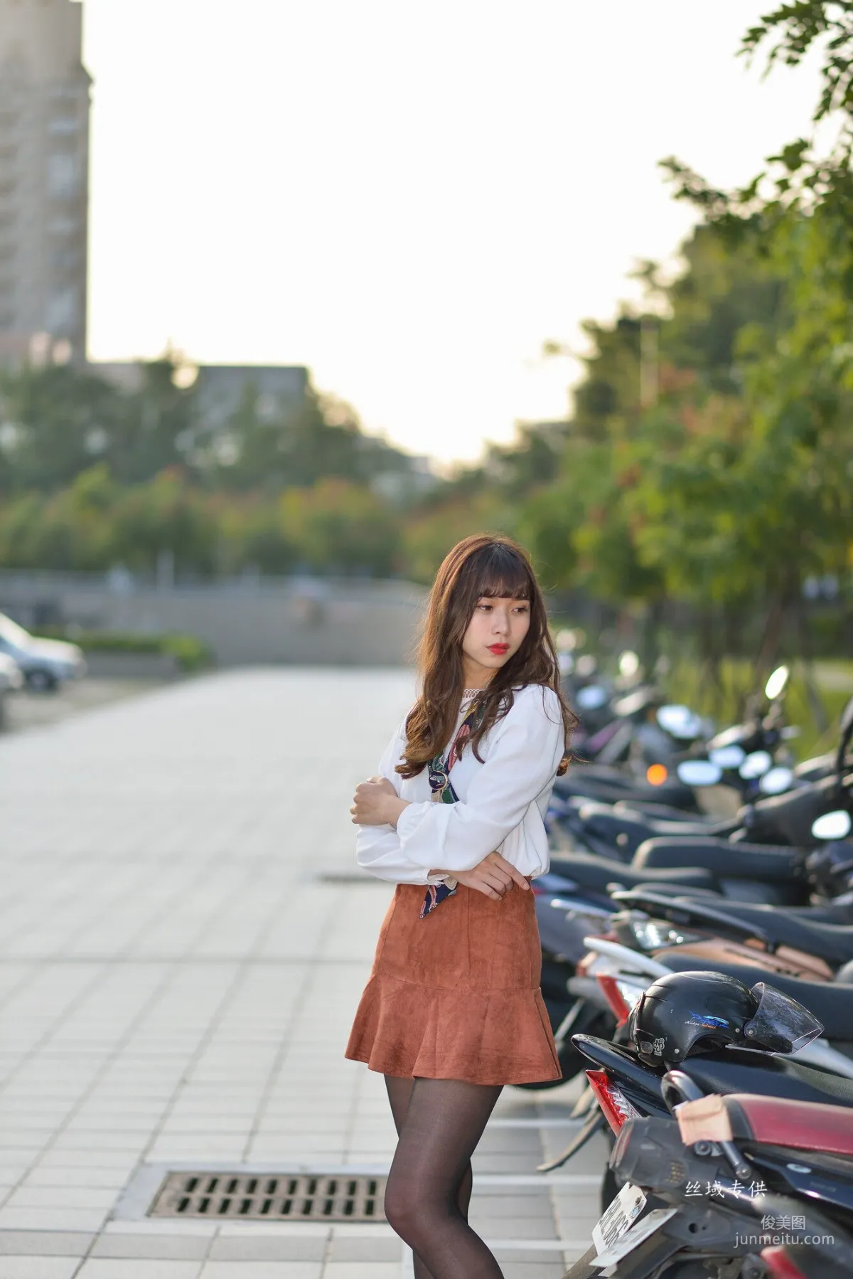 [Taiwan Beauties] Ti Ti, National Taiwan Museum of Fine Arts. Fashion, Black Stockings Girl Short Skirt Street Snap Photo Set photo 112