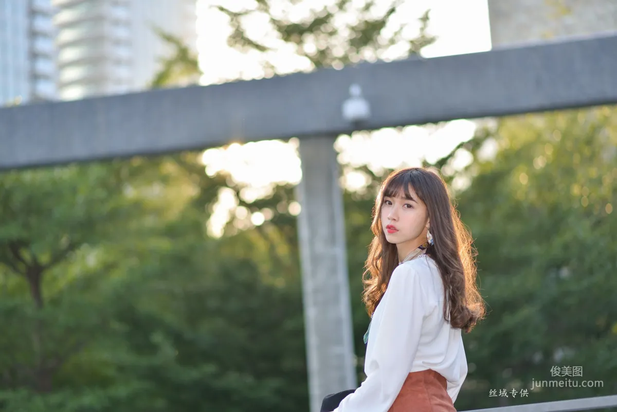 [Taiwan Beauties] Ti Ti, National Taiwan Museum of Fine Arts. Fashion, Black Stockings Girl Short Skirt Street Snap Photo Set photo 73