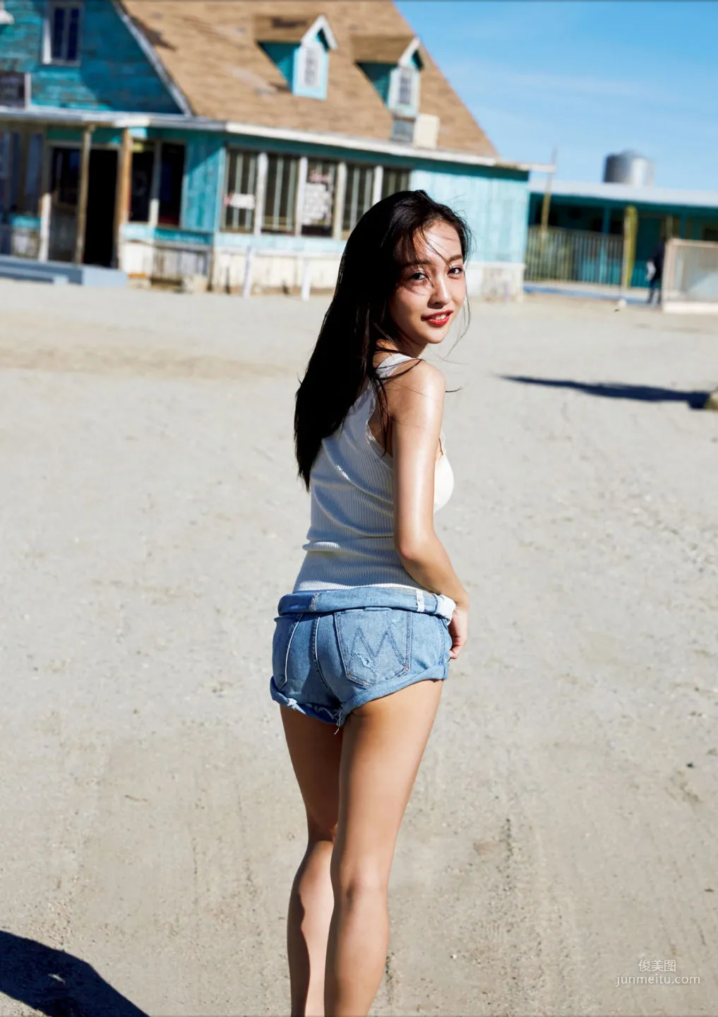 Tomomi Itano "Wanderer" (Kindle) Photo Set photo 64