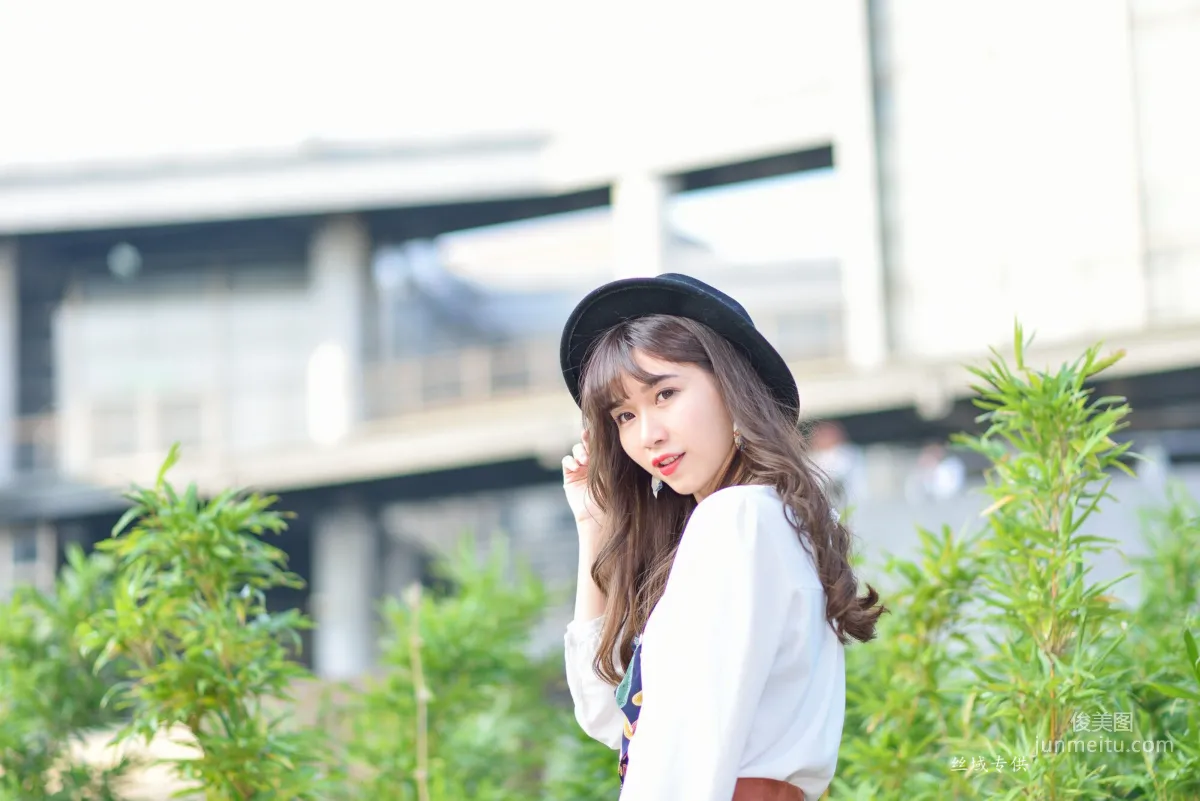 [Taiwan Beauties] Ti Ti, National Taiwan Museum of Fine Arts. Fashion, Black Stockings Girl Short Skirt Street Snap Photo Set photo 7