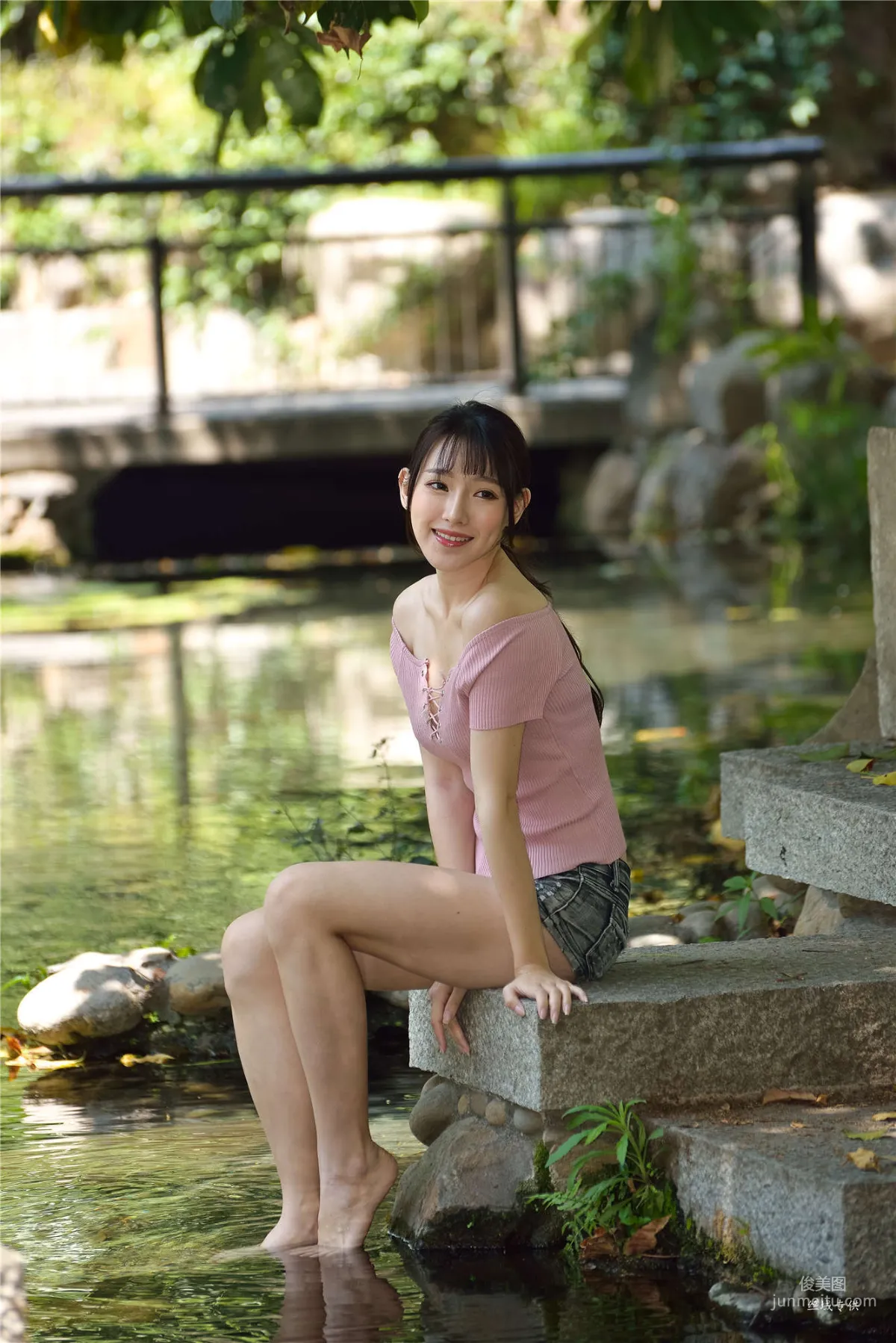 [台湾正妹] 比比《國美.時裝》热裤街拍 写真集1