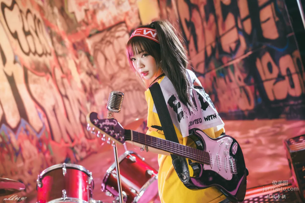 [Taiwan Beauties] Sa Lin Football and Hip-Hop Style Photo Set photo 24