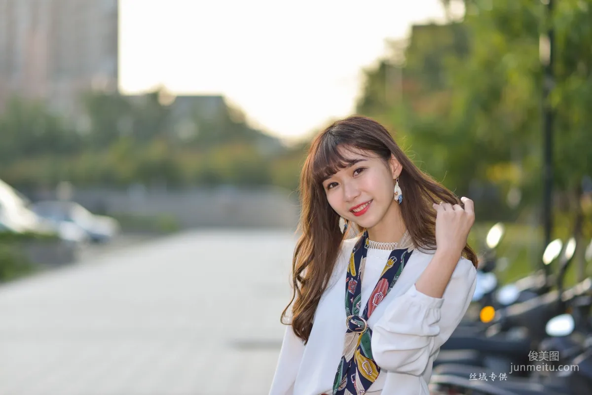 [Taiwan Beauties] Ti Ti, National Taiwan Museum of Fine Arts. Fashion, Black Stockings Girl Short Skirt Street Snap Photo Set photo 107